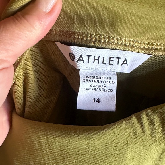 NWT Women's Athleta Headlands Hybrid Cargo Tight, Size 14 - Picture 8 of 12